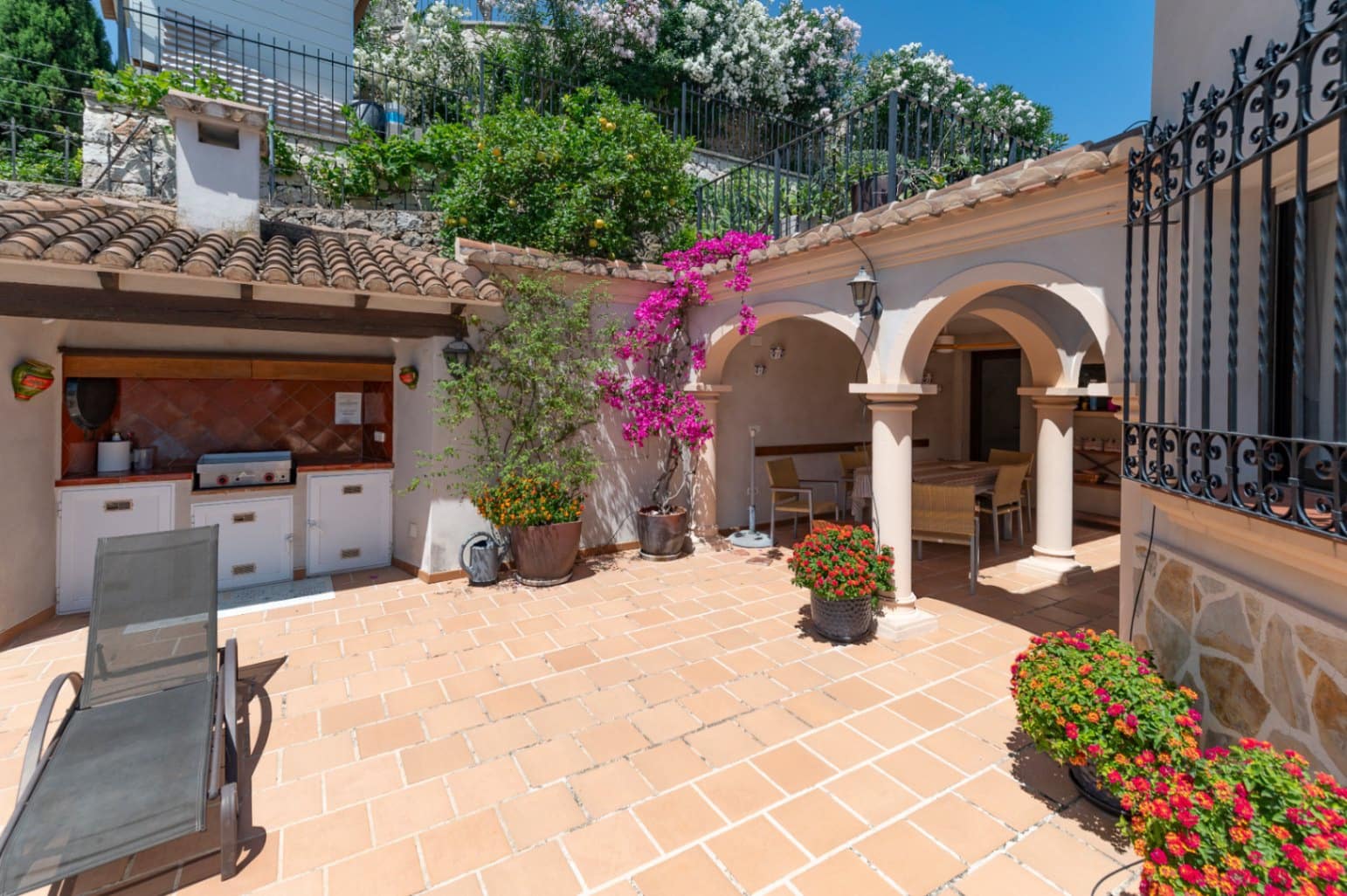 Chalet de 4 habitaciones en Dénia en venta con garaje - 870.000 € (Ref: 9977673)