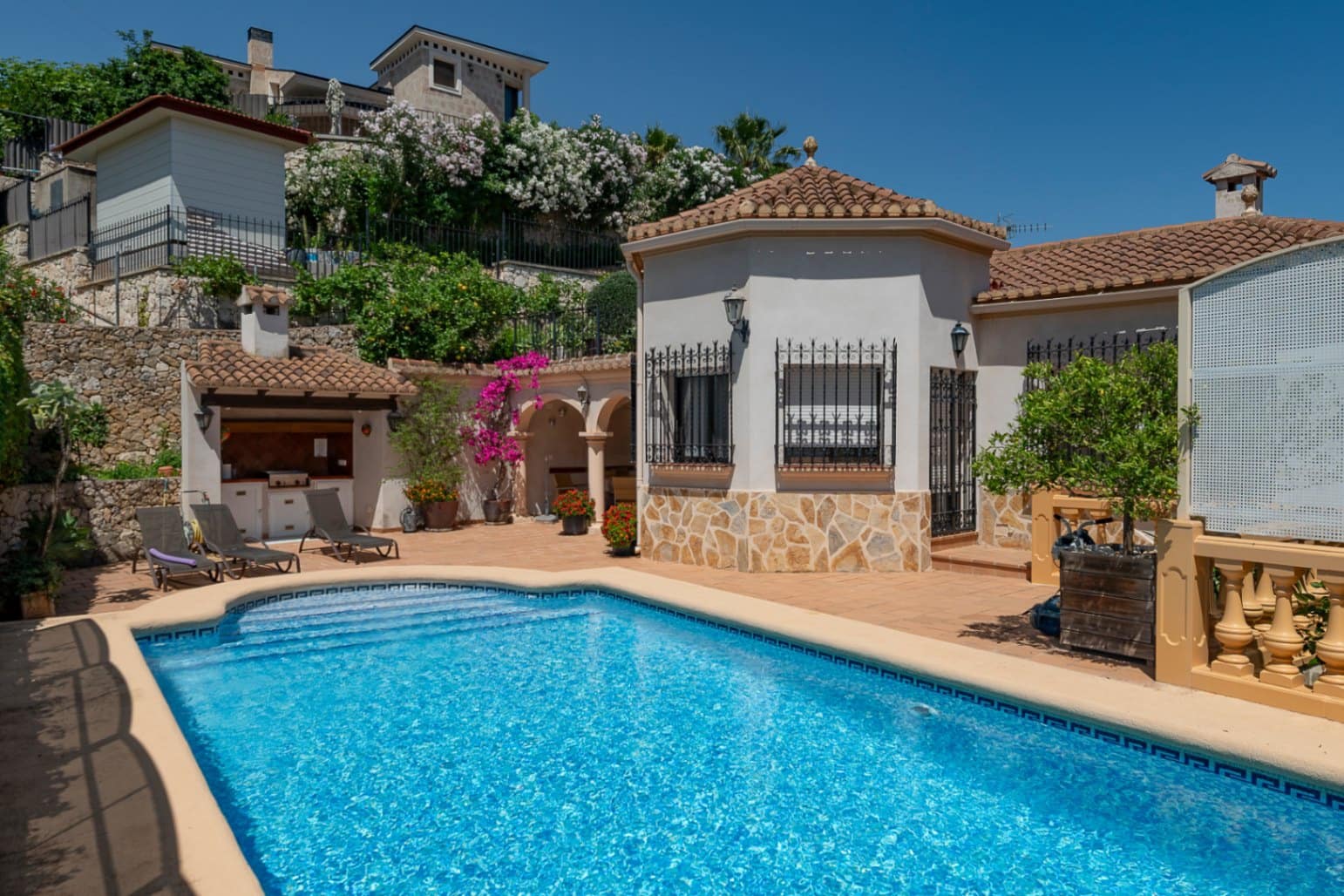 Chalet de 4 habitaciones en Dénia en venta con garaje - 870.000 € (Ref: 9977673)