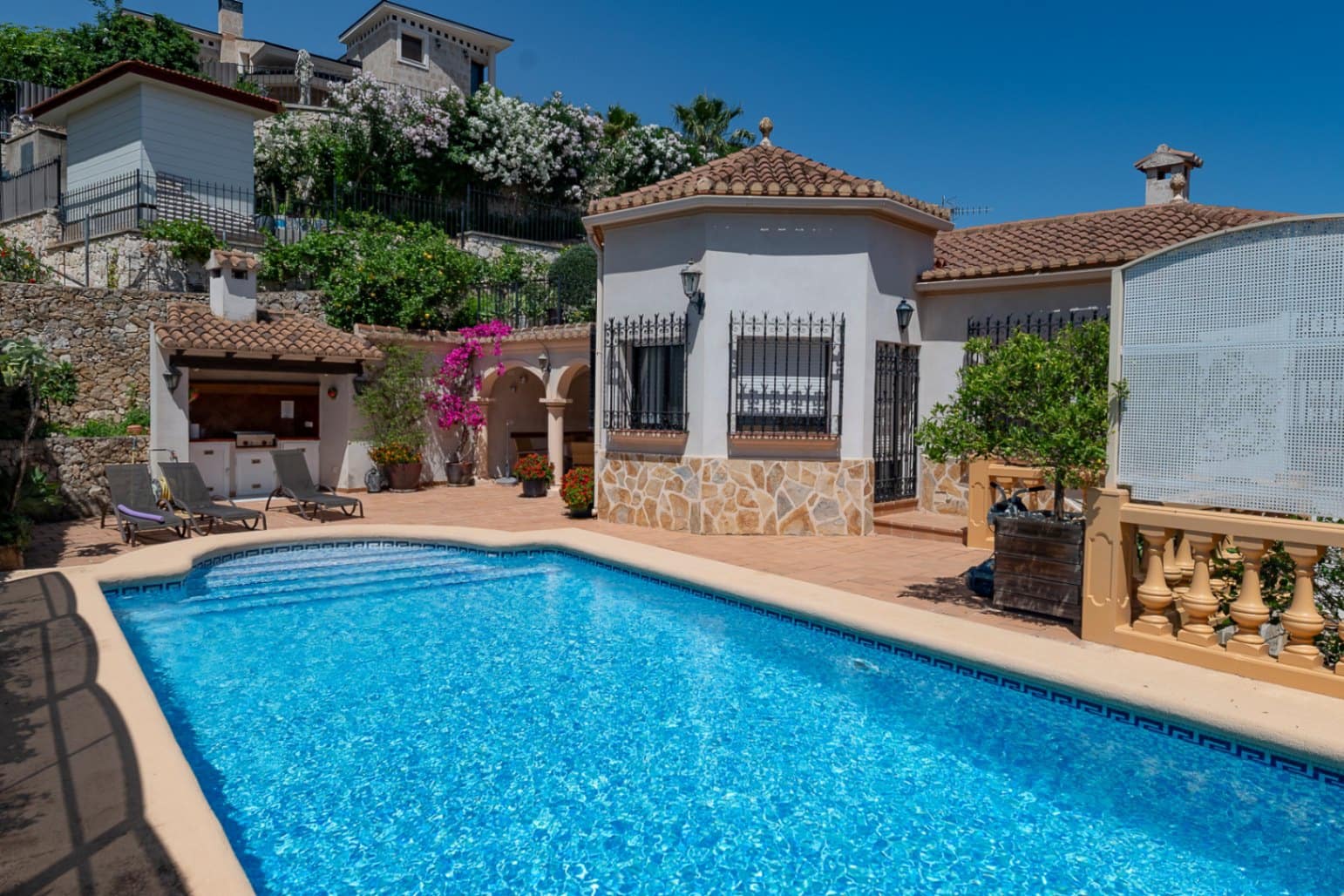 Chalet de 4 habitaciones en Dénia en venta con garaje - 870.000 € (Ref: 9977673)
