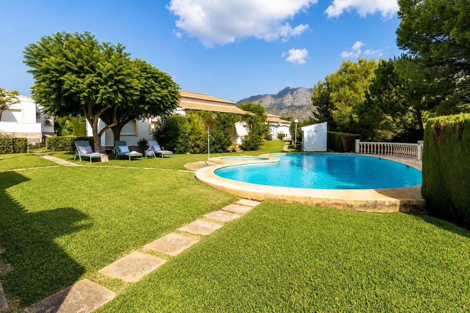 2 bedroom Semi-detached Villa for sale in Beniarbeig - € 255,000 (Ref: 9977675)