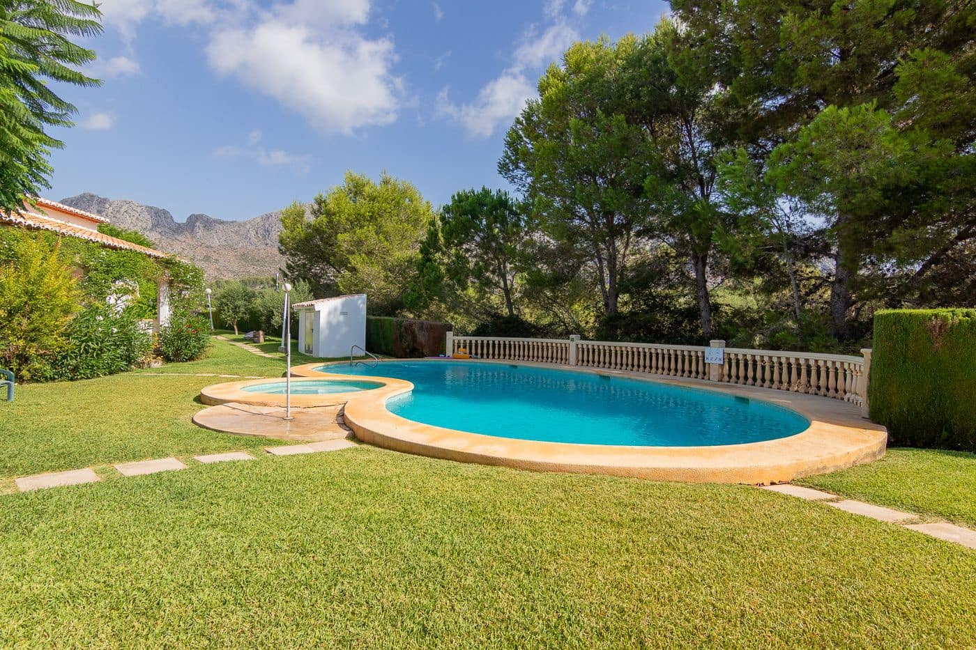 2 bedroom Semi-detached Villa for sale in Beniarbeig - € 255,000 (Ref: 9977675)
