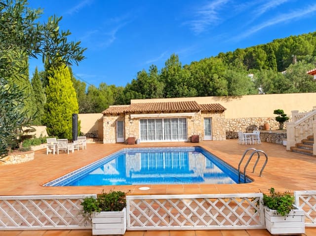 6 sovrum Villa till salu i Orba med pool garage - 890 000 € (Ref: 9977676)