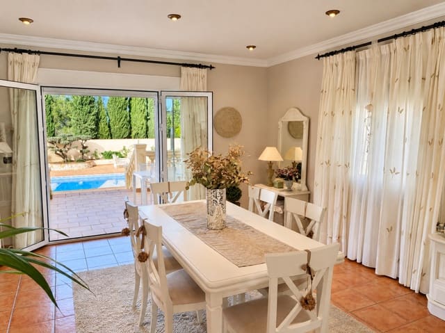 6 sovrum Villa till salu i Orba med pool garage - 890 000 € (Ref: 9977676)