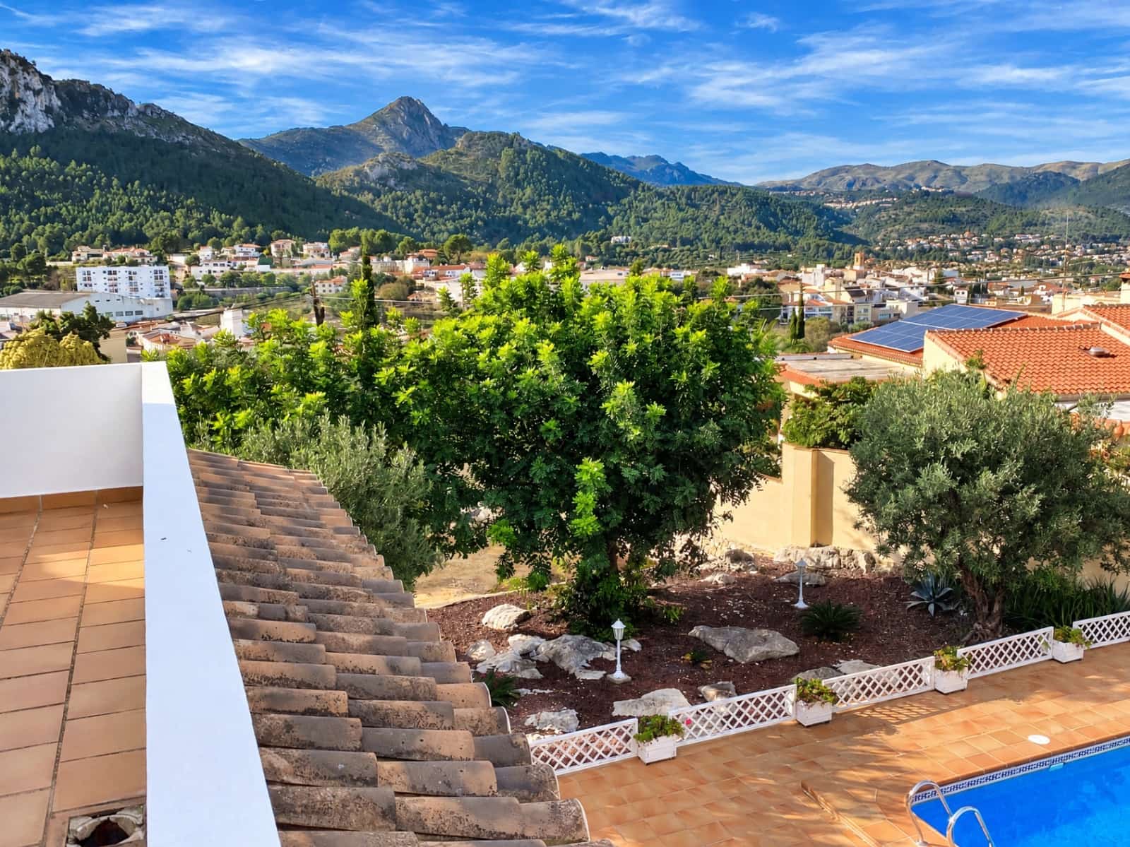 6 bedroom Villa for sale in Orba with pool garage - € 890,000 (Ref: 9977676)