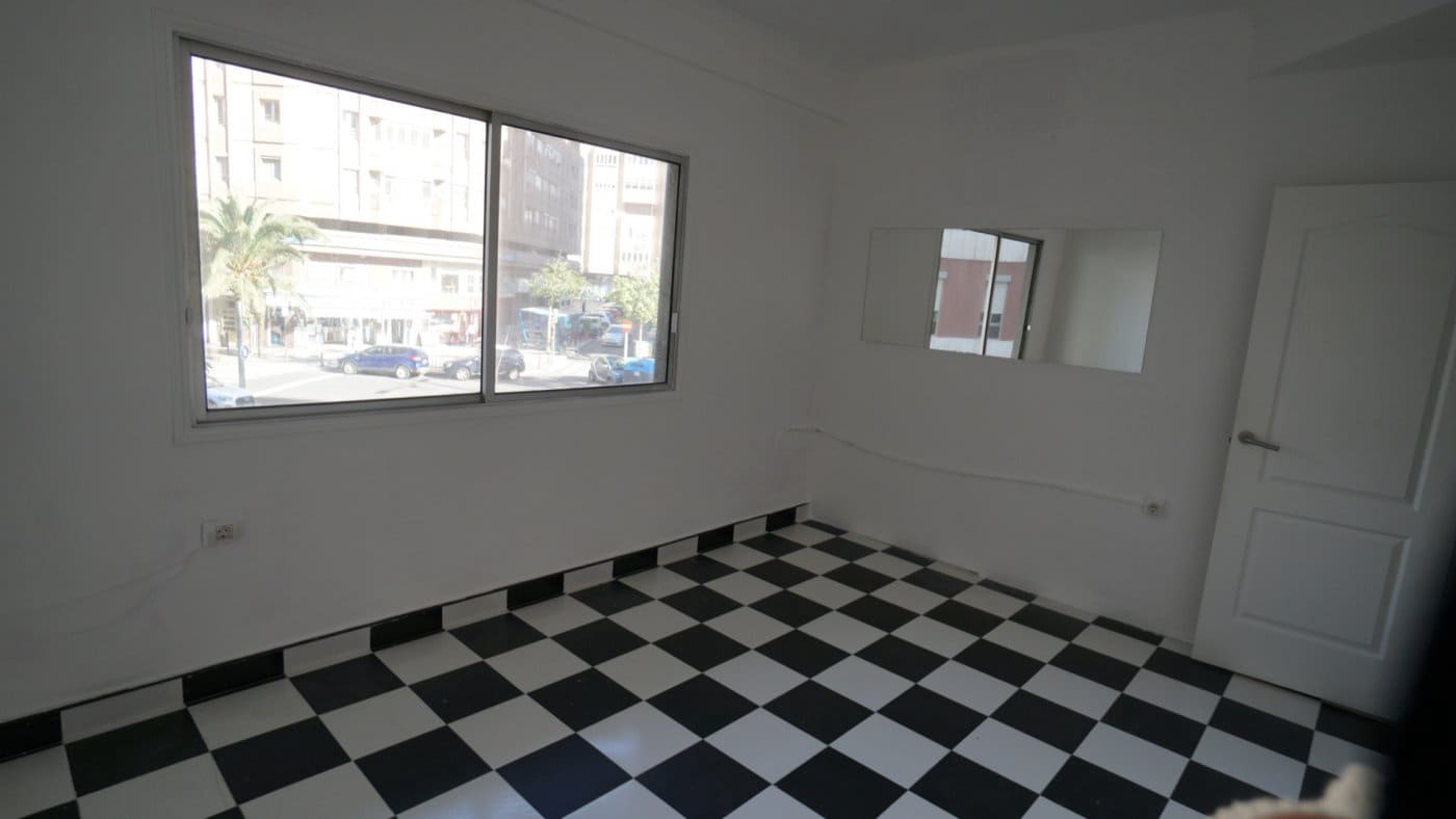 Kontor til salgs i Las Palmas de Gran Canaria - € 298 000 (Ref: 7070353)