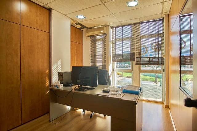 Kontor til salg i Santa Catalina - Canteras, Las Palmas de Gran Canaria med garage - € 290.000 (Ref: 7233650)