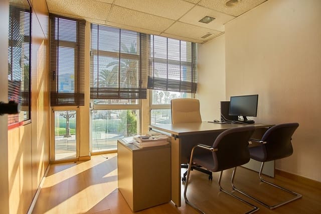 Kontor til salg i Santa Catalina - Canteras, Las Palmas de Gran Canaria med garage - € 290.000 (Ref: 7233650)