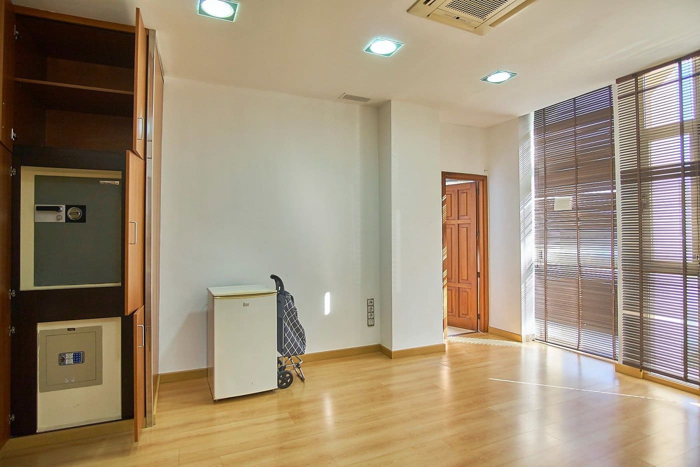 Office for sale in Las Palmas de Gran Canaria with garage - € 290,000 (Ref: 7233650)