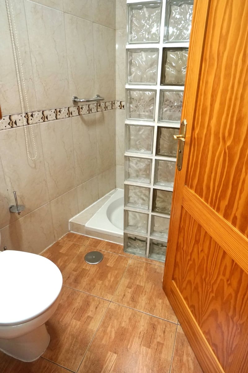 2 bedroom Penthouse for rent in Las Palmas de Gran Canaria - € 850 (Ref: 7383583)