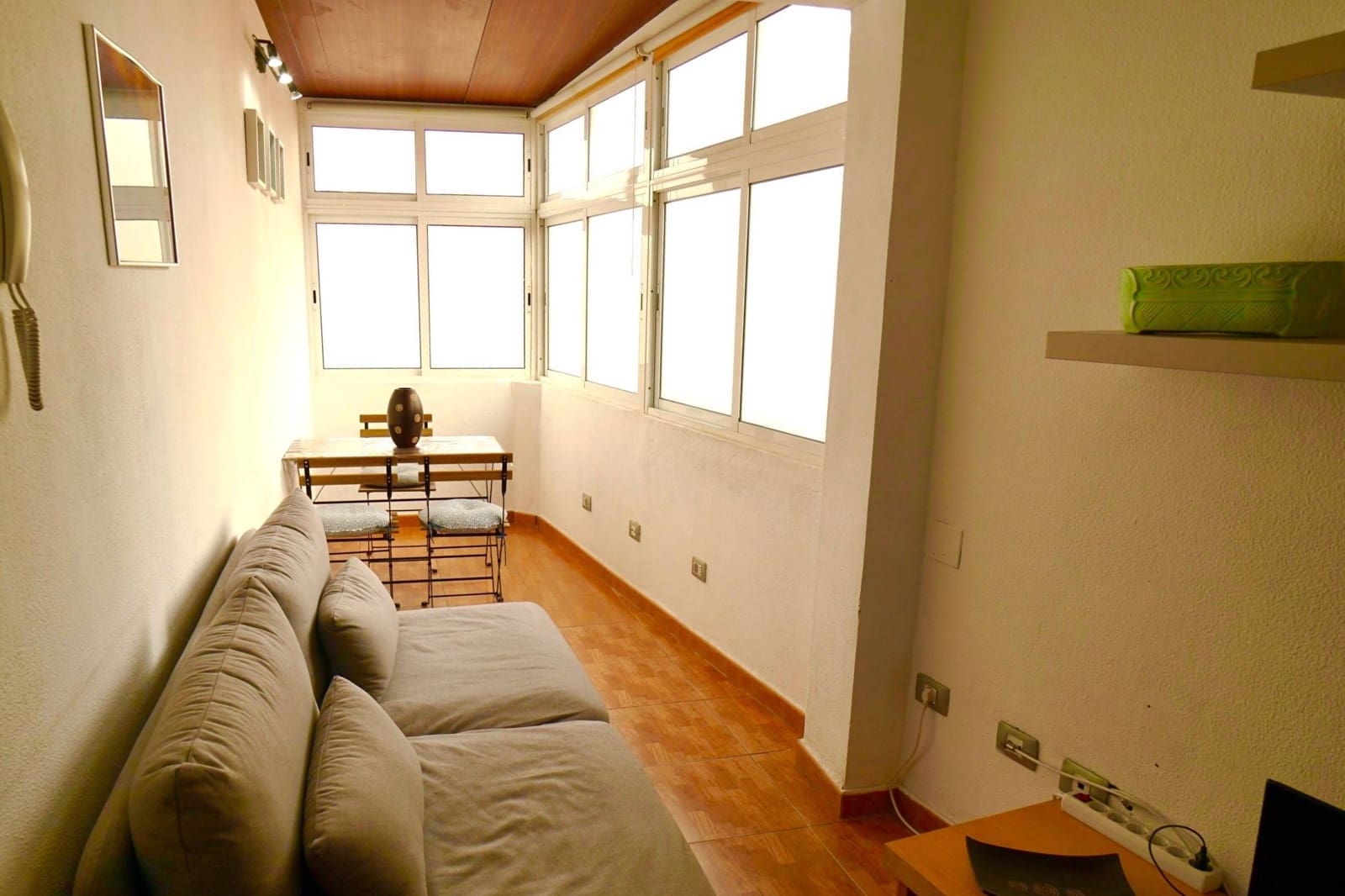 2 bedroom Penthouse for rent in Las Palmas de Gran Canaria - € 850 (Ref: 7383583)