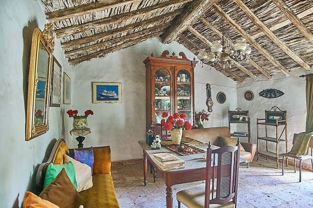 9 bedroom Finca/Country House for sale in Marzagan, Las Palmas de Gran Canaria with garage - € 599,000 (Ref: 7412206)