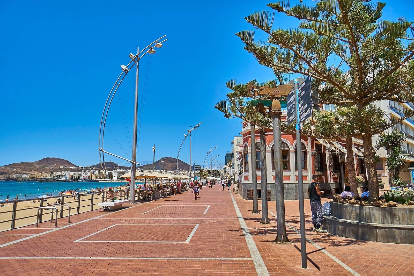 Commercieel te huur in Las Palmas de Gran Canaria - € 2.500 (Ref: 7732123)