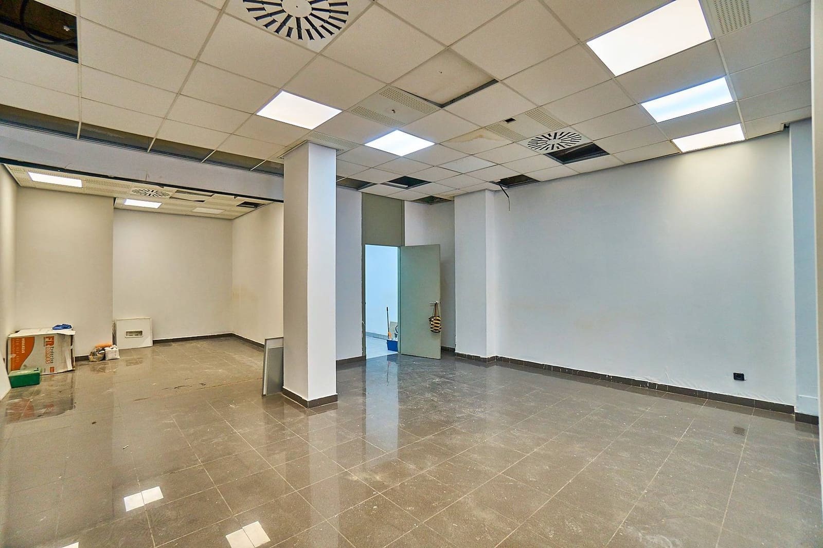 Commercial for rent in Las Palmas de Gran Canaria - € 2,500 (Ref: 7732123)