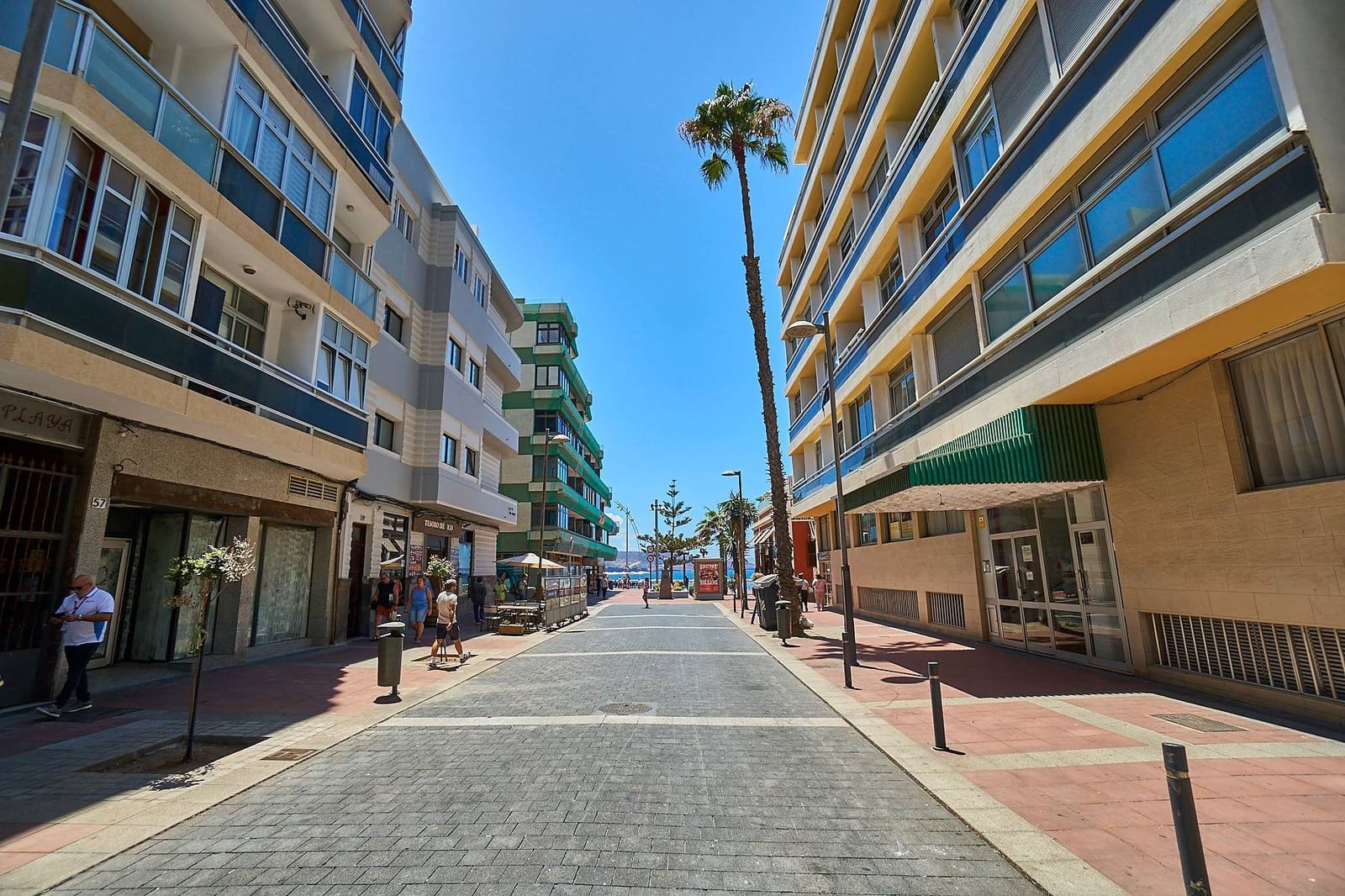 Commercial for rent in Las Palmas de Gran Canaria - € 2,500 (Ref: 7732123)