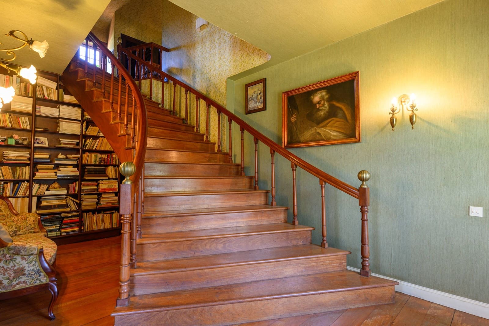 8 bedroom Villa for sale in Santa Brigida with pool garage - € 2,800,000 (Ref: 7836170)