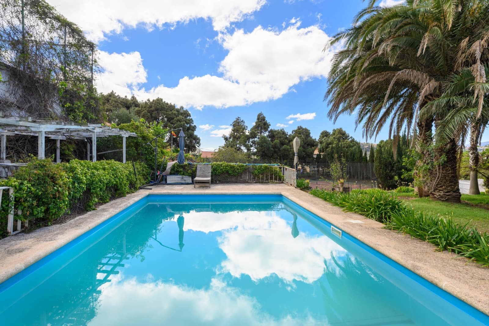 8 Zimmer Villa zu verkaufen in Santa Brigida mit Pool Garage - 2.800.000 € (Ref: 7836170)