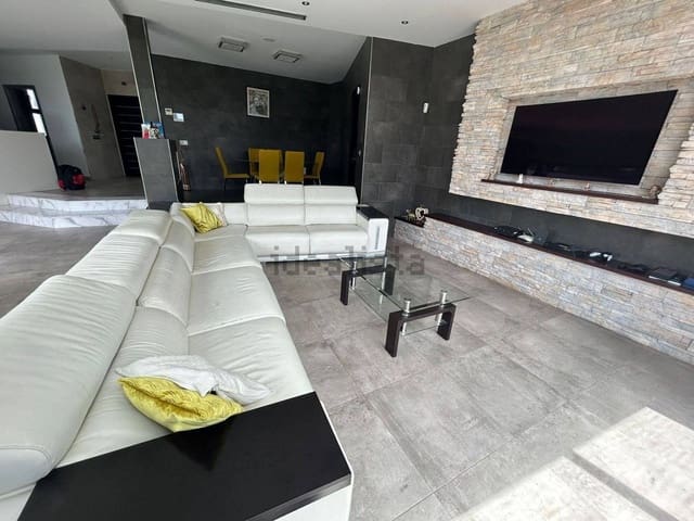 4 makuuhuone Huvila vuokrattavana paikassa San Bartolomé de Tirajana mukana uima-altaan 
autotalli - 6 000 € (Ref: 7954072)