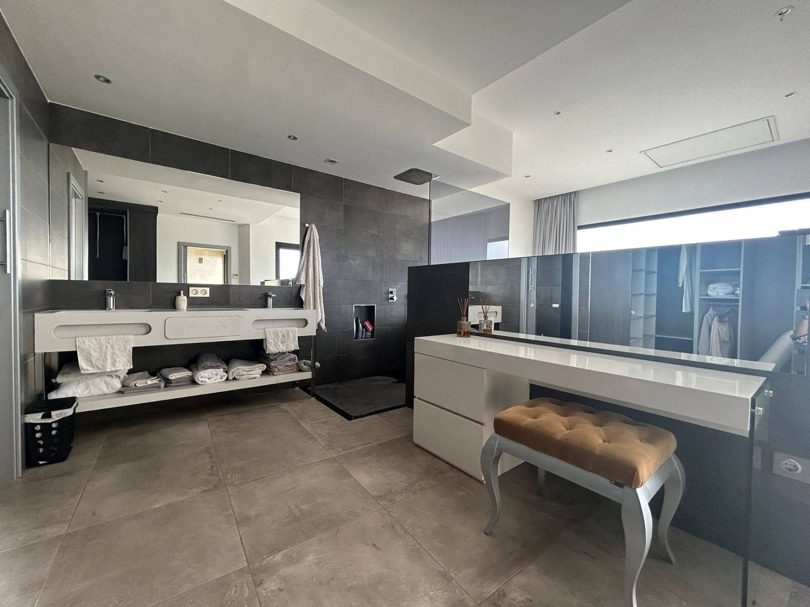 4 sypialnia Willa do wynajęcia w San Bartolome de Tirajana z basenem garażem - 6 000 € (Ref: 7954072)