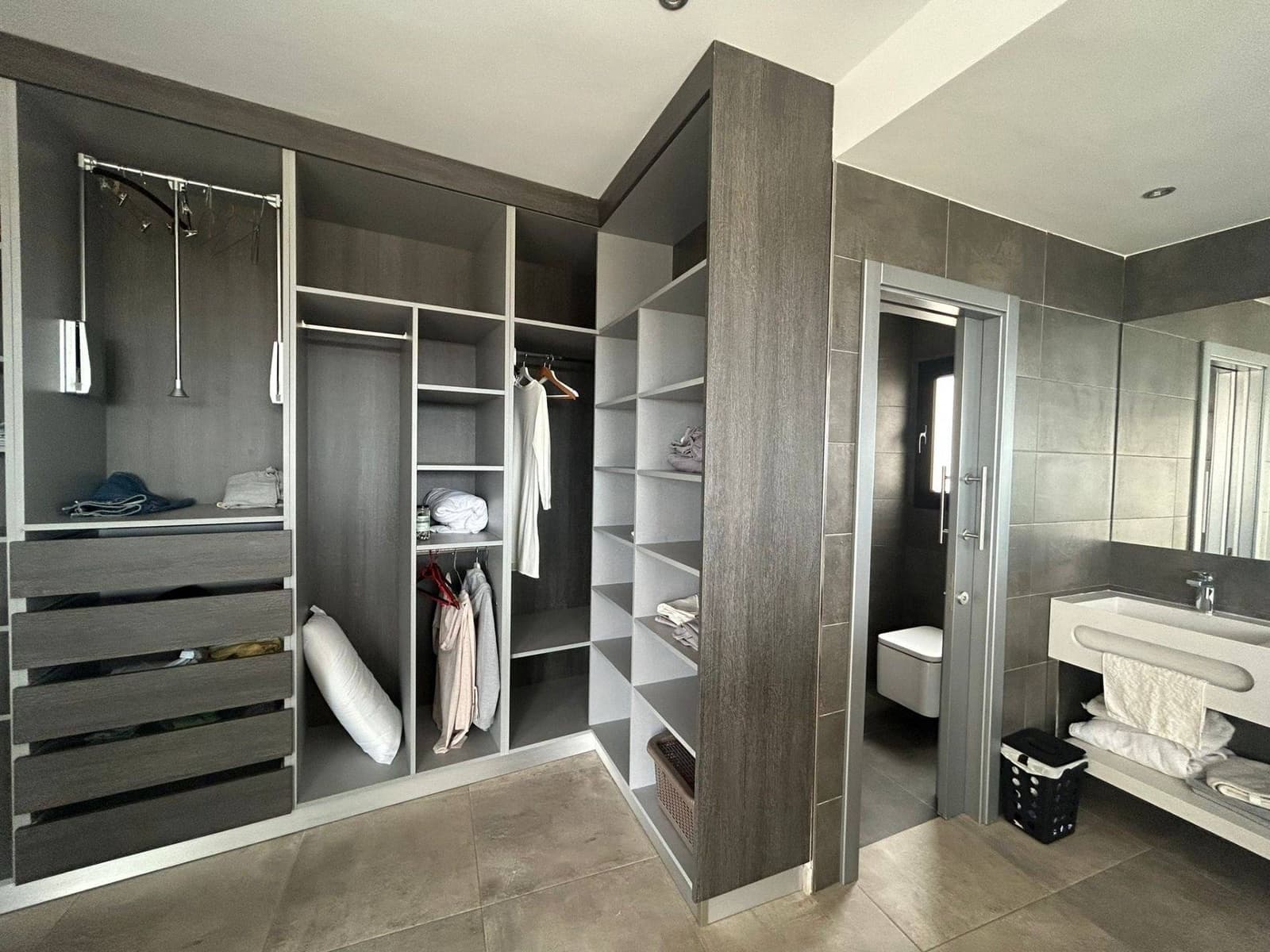 4 sypialnia Willa do wynajęcia w San Bartolome de Tirajana z basenem garażem - 6 000 € (Ref: 7954072)