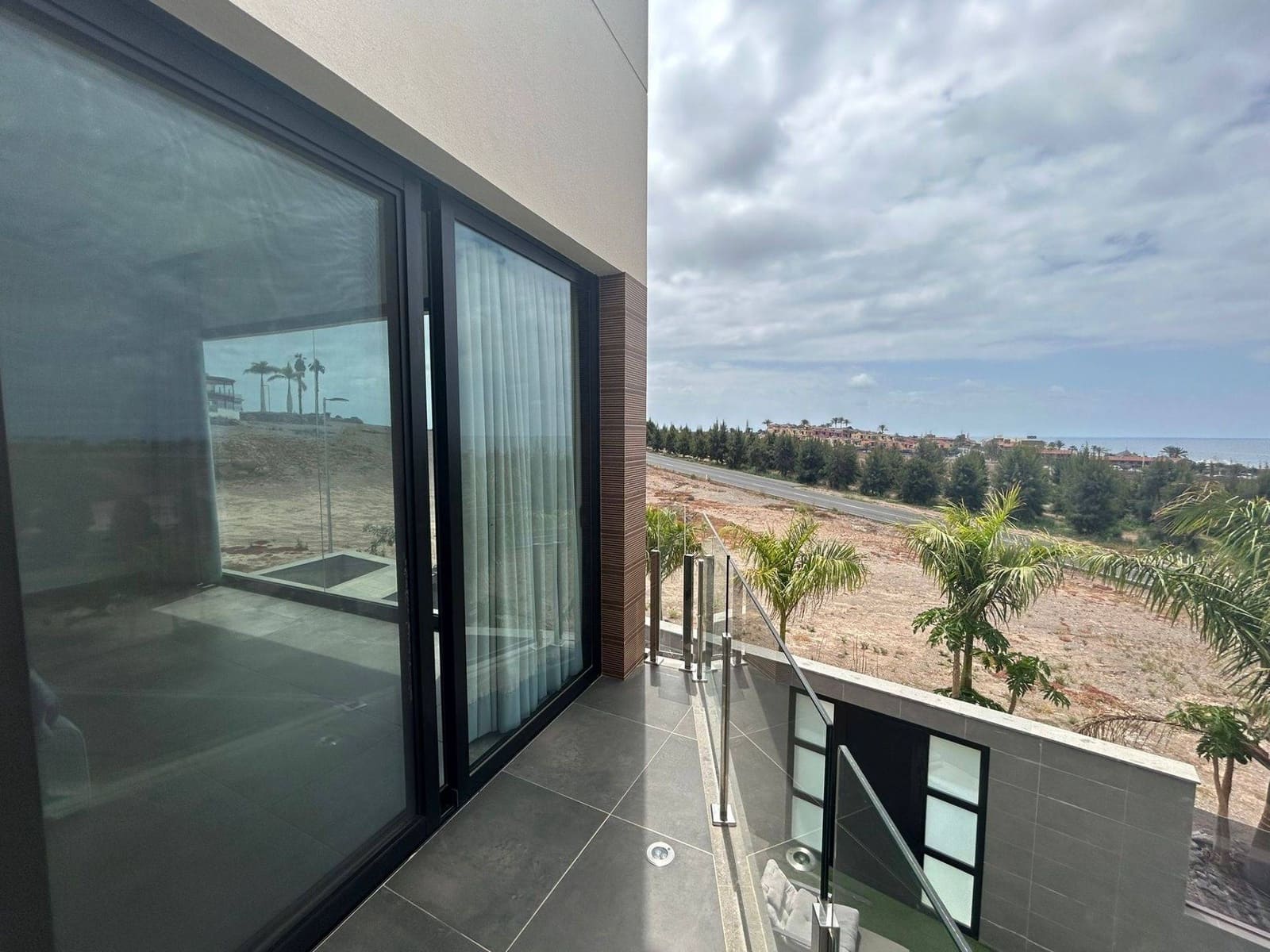 4 sypialnia Willa do wynajęcia w San Bartolome de Tirajana z basenem garażem - 6 000 € (Ref: 7954072)