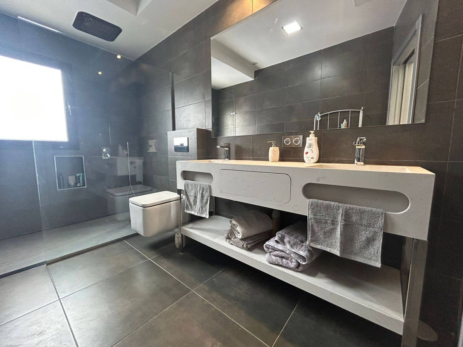 4 sypialnia Willa do wynajęcia w San Bartolome de Tirajana z basenem garażem - 6 000 € (Ref: 7954072)