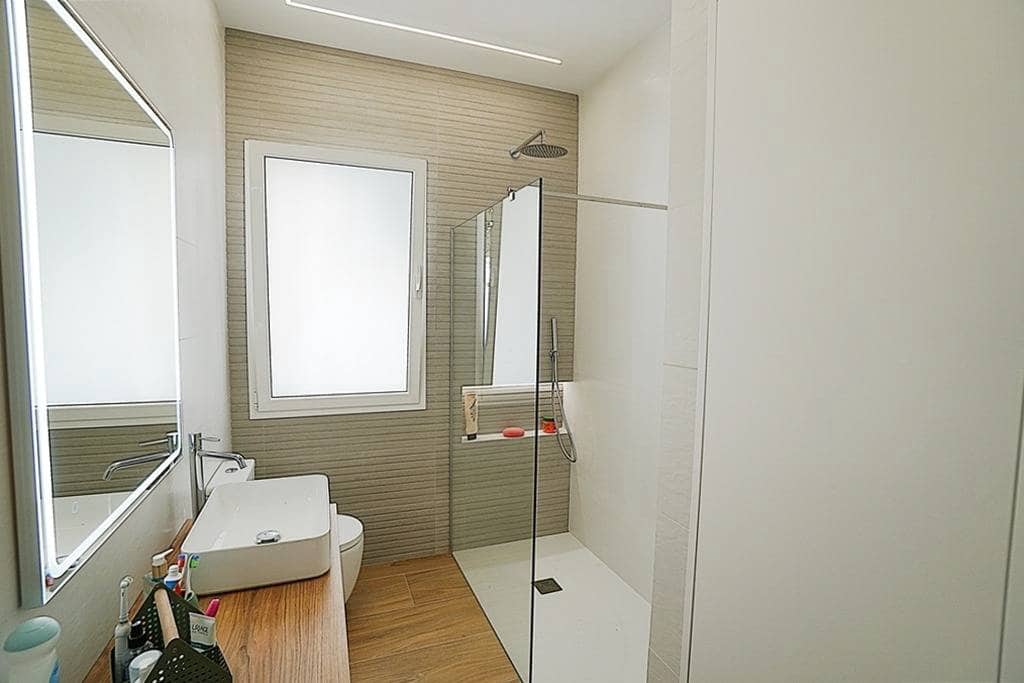 3 soveværelse Lejlighed til salg i Las Palmas de Gran Canaria - € 335.000 (Ref: 8108557)