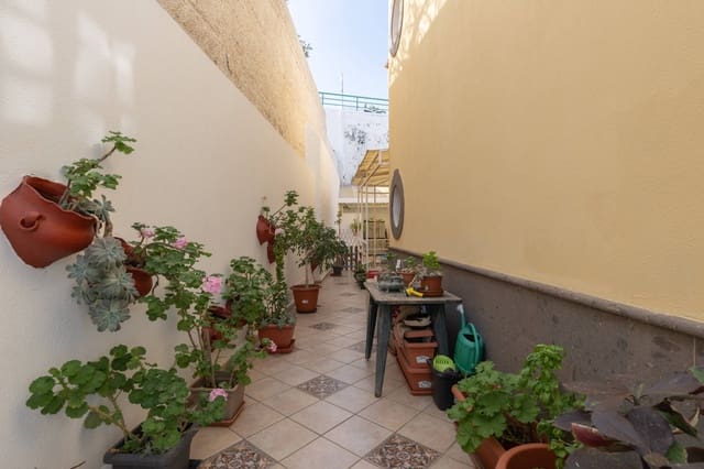 5 slaapkamer Halfvrijstaande villa te koop in Las Palmas de Gran Canaria - € 495.000 (Ref: 8117720)