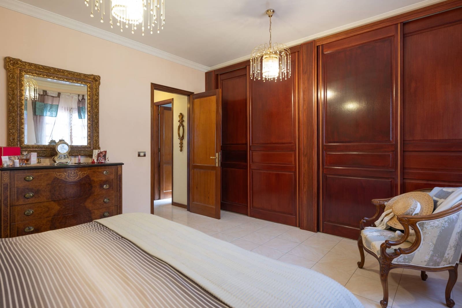 5 soveværelse Semi-Rækkehus til salg i Las Palmas de Gran Canaria - € 495.000 (Ref: 8117720)