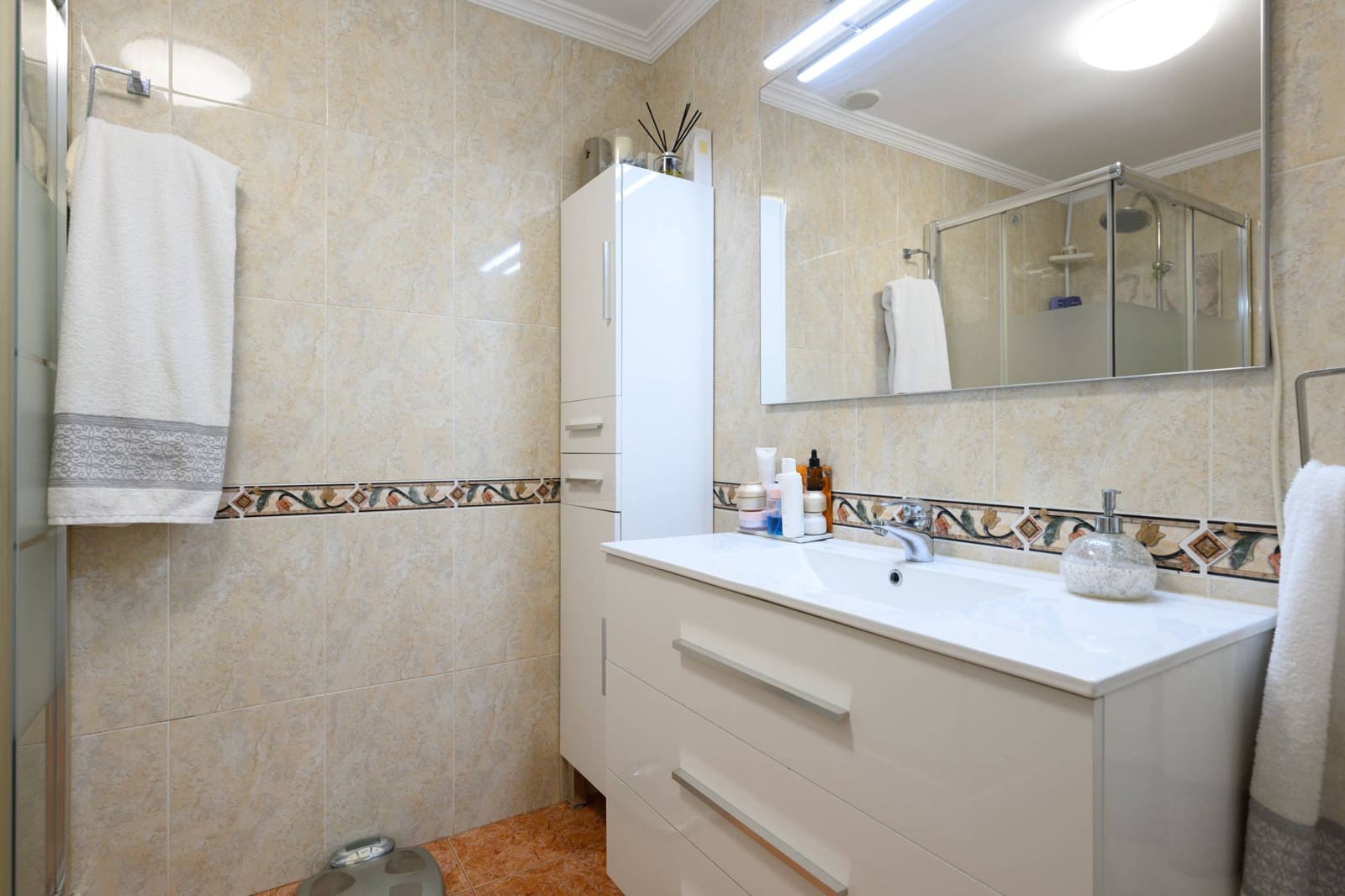 4 soveværelse Rækkehus til salg i Almatriche med garage - € 299.000 (Ref: 8119998)