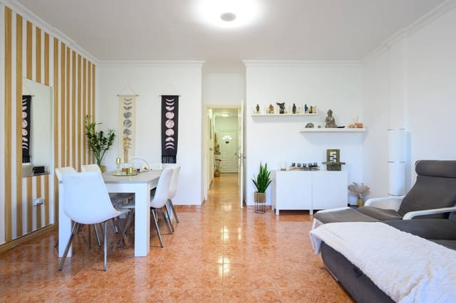 4 slaapkamer Rijtjeshuis te koop in Almatriche, Las Palmas de Gran Canaria met garage - € 299.000 (Ref: 8119998)