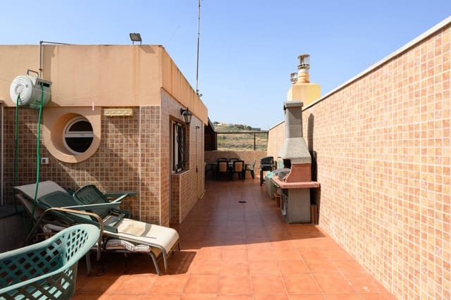 4 slaapkamer Rijtjeshuis te koop in Almatriche, Las Palmas de Gran Canaria met garage - € 299.000 (Ref: 8119998)