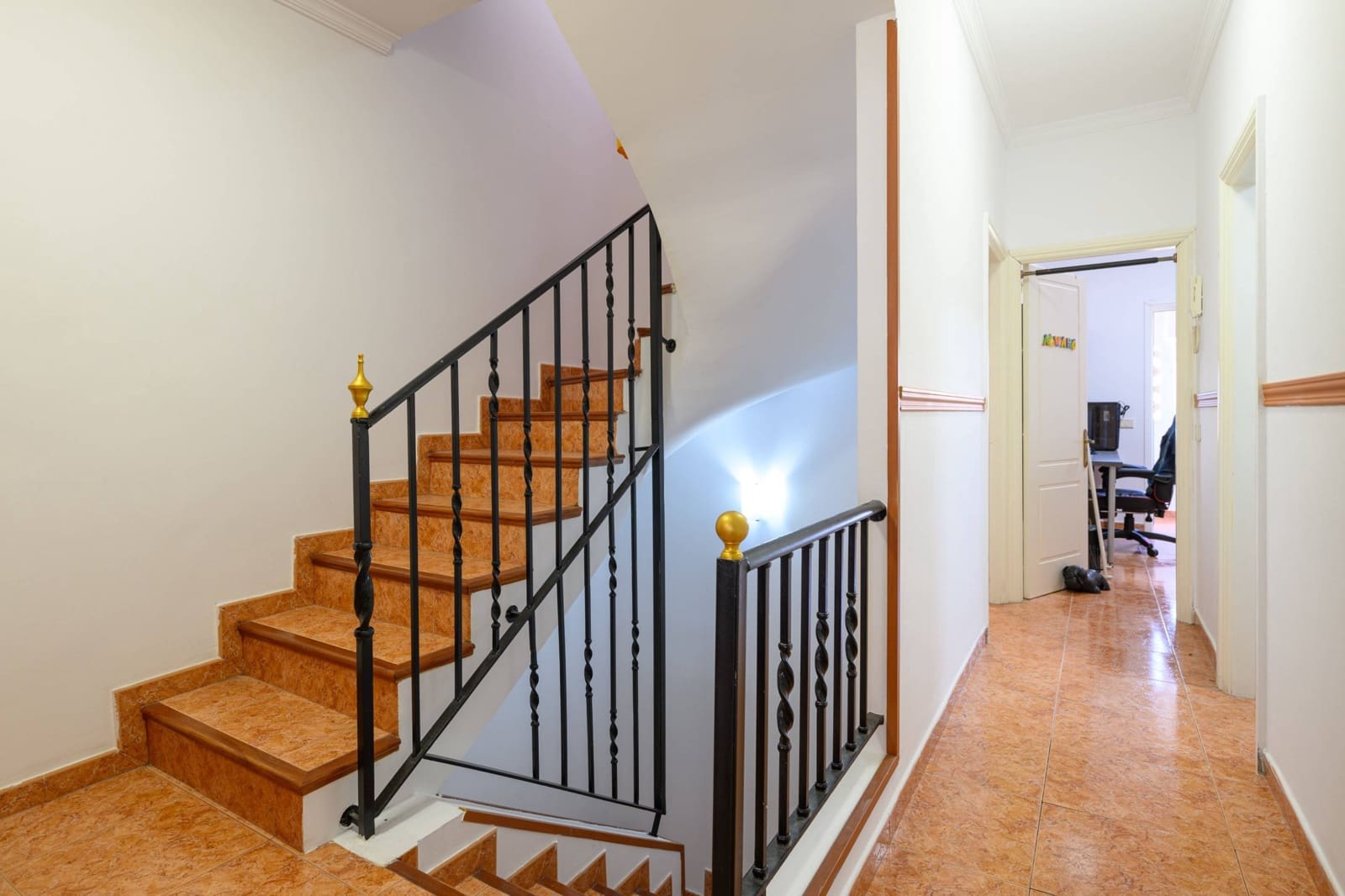 4 soveværelse Rækkehus til salg i Almatriche med garage - € 299.000 (Ref: 8119998)