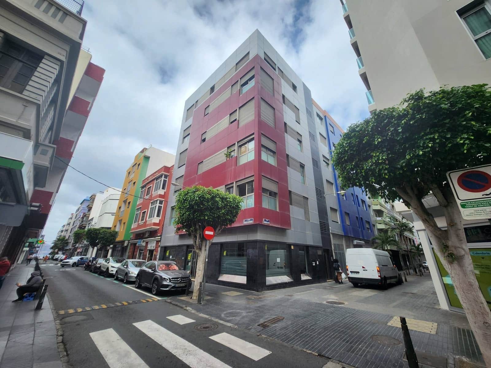 Commercieel te koop in Las Palmas de Gran Canaria - € 261.000 (Ref: 8173176)