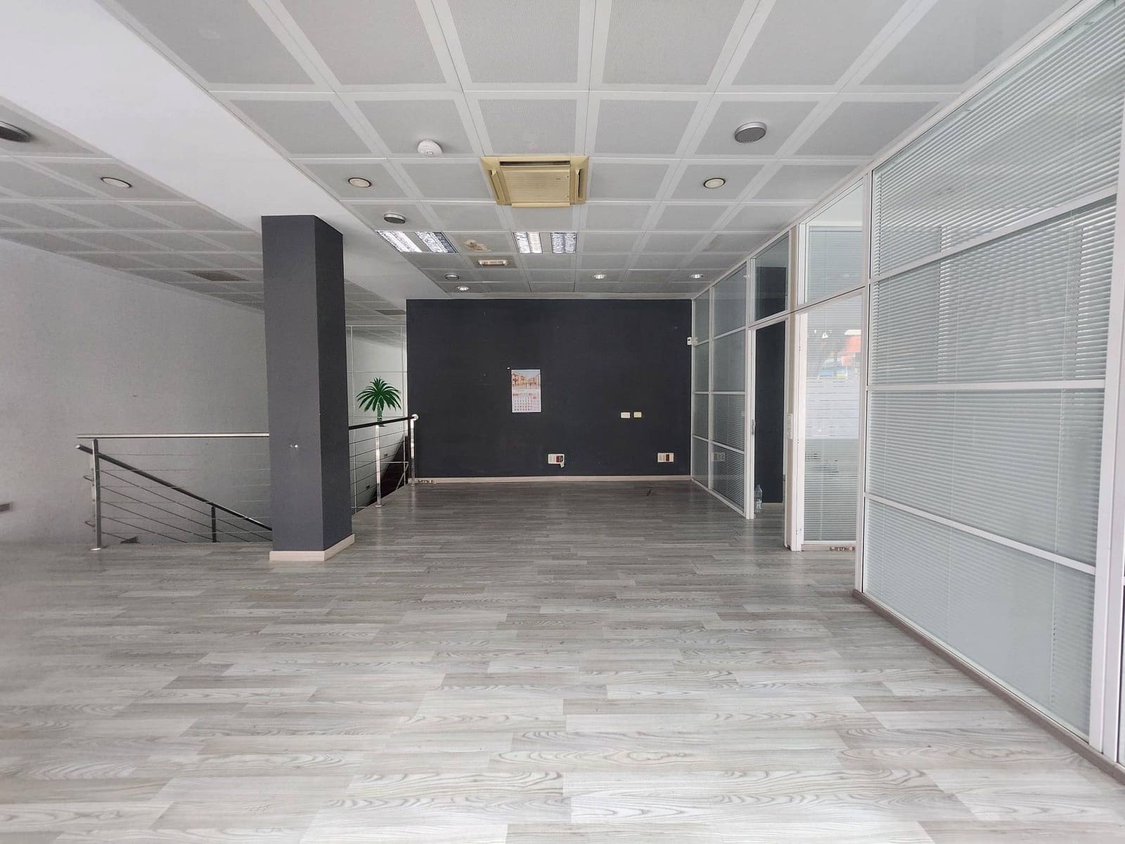 Commercieel te koop in Las Palmas de Gran Canaria - € 261.000 (Ref: 8173176)