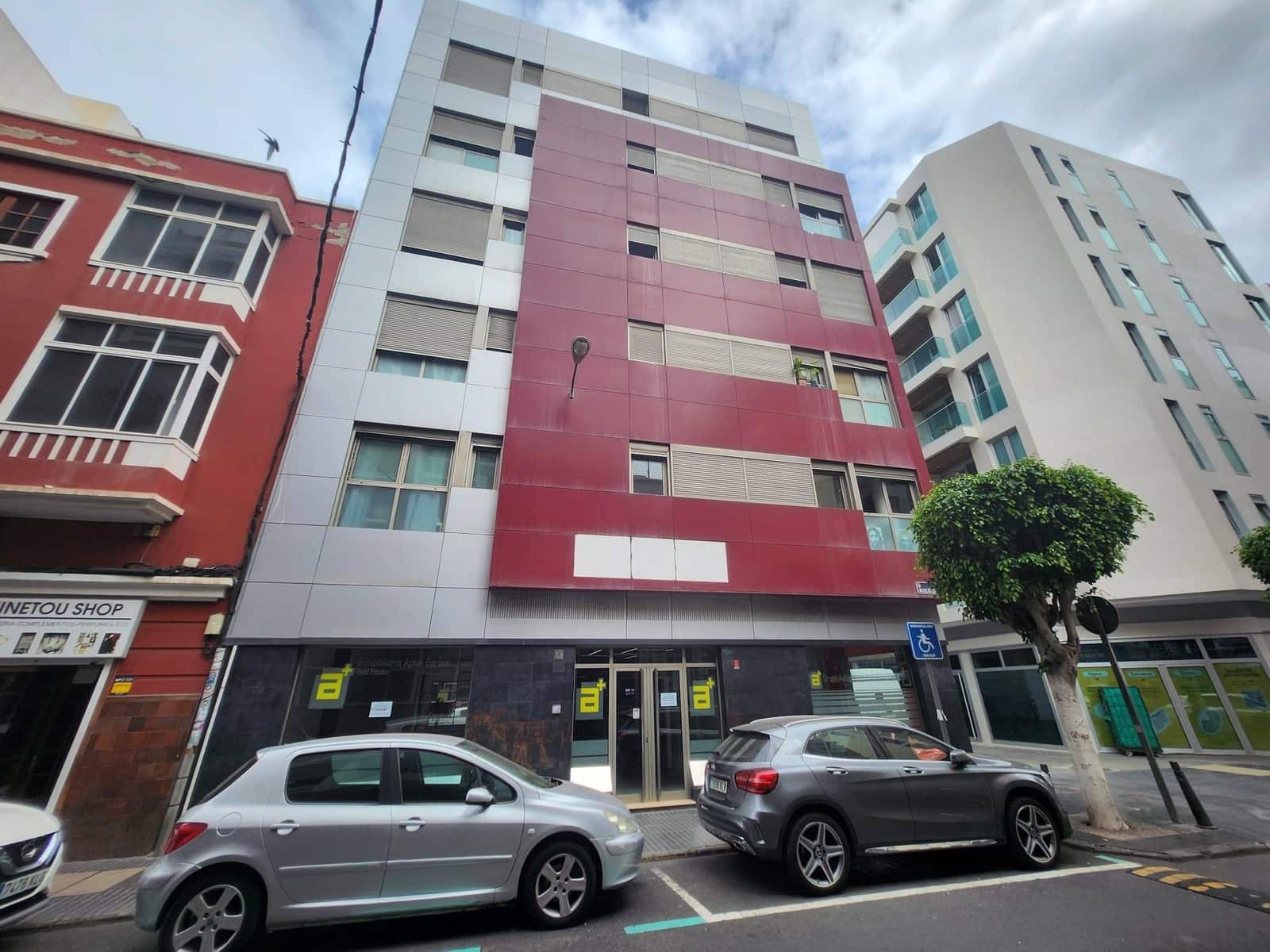 Commercieel te koop in Las Palmas de Gran Canaria - € 261.000 (Ref: 8173176)