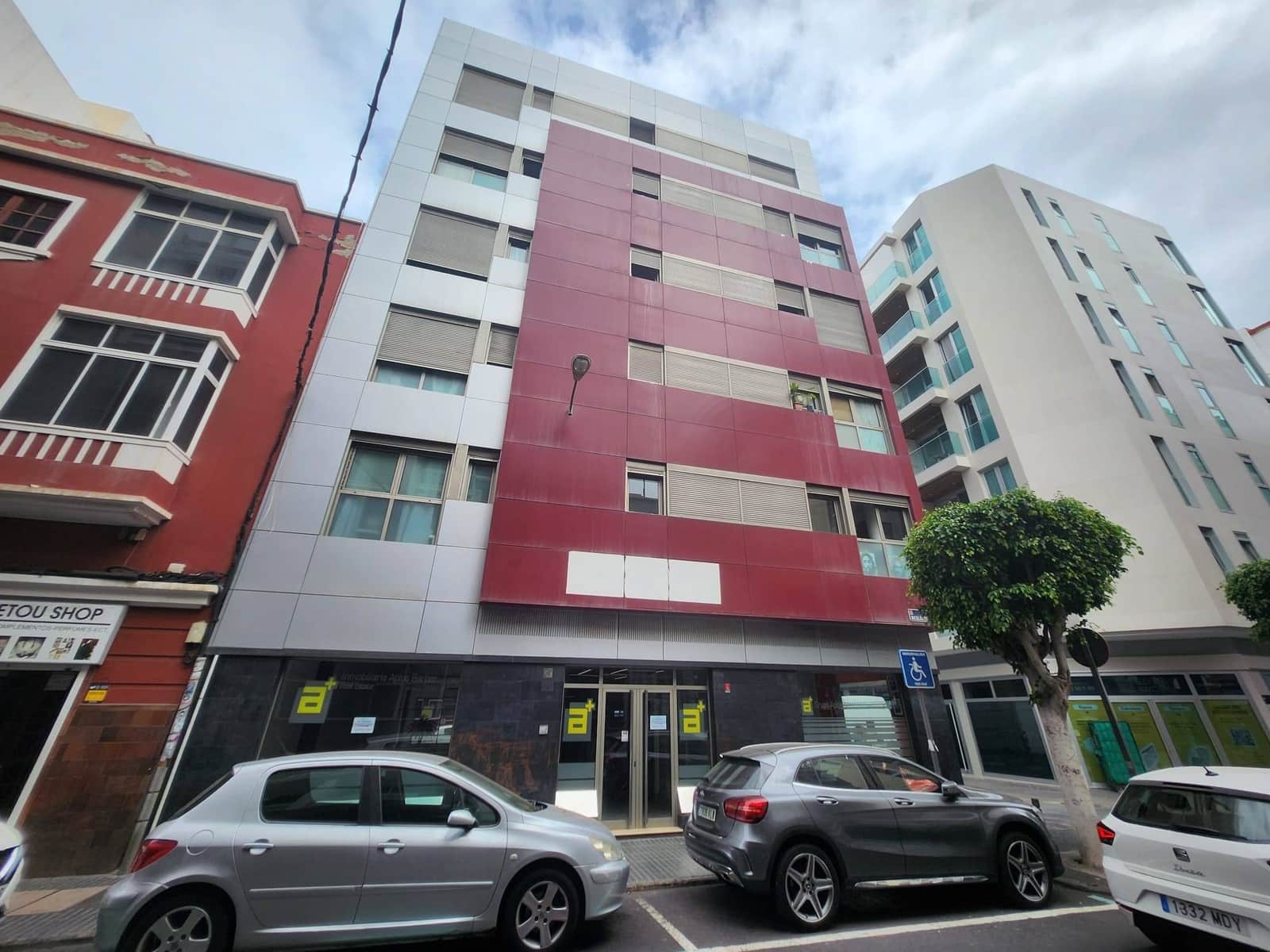 Commercieel te koop in Las Palmas de Gran Canaria - € 261.000 (Ref: 8173176)