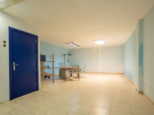 Kontor til salgs i Vegueta, Las Palmas de Gran Canaria med garasje - € 115 000 (Ref: 8174841)