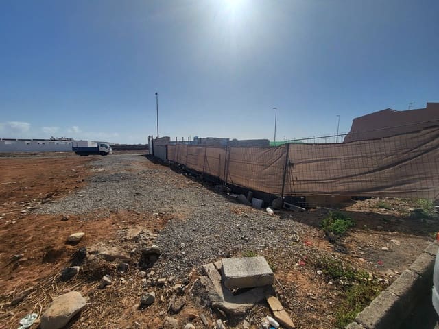 Tontti myytävänä paikassa Santa Lucía de Tirajana - 149 000 € (Ref: 8174843)