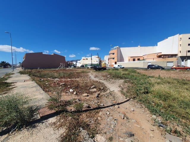 Tontti myytävänä paikassa Santa Lucía de Tirajana - 149 000 € (Ref: 8174843)