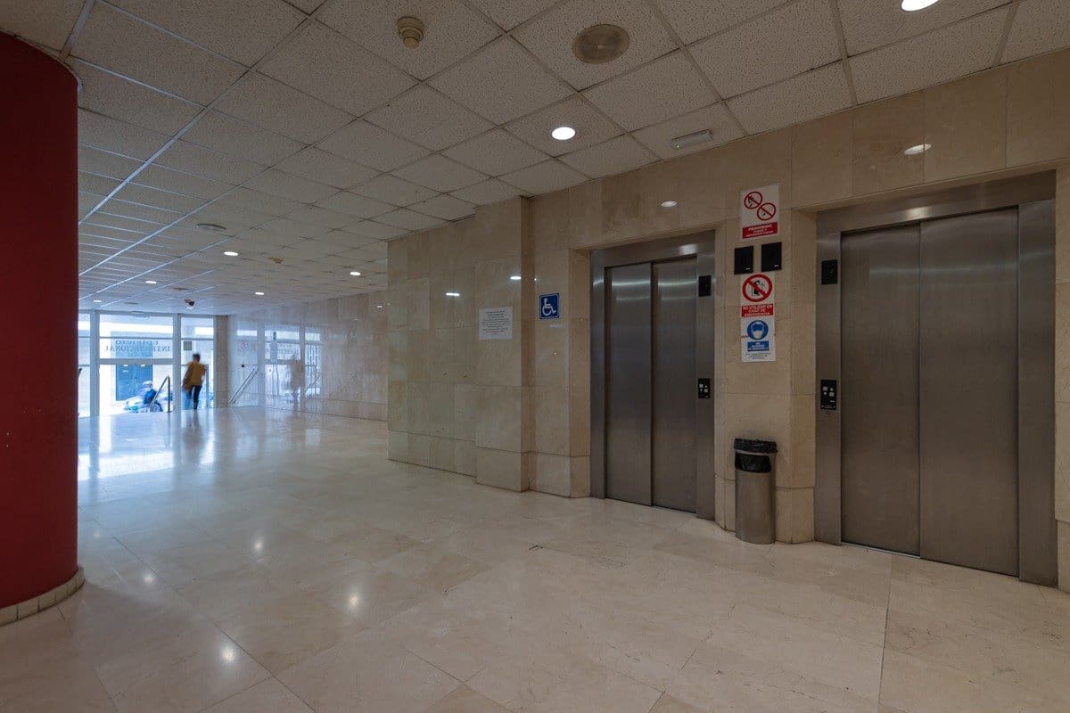 Kantoor te koop in Las Palmas de Gran Canaria met garage - € 260.000 (Ref: 8213478)