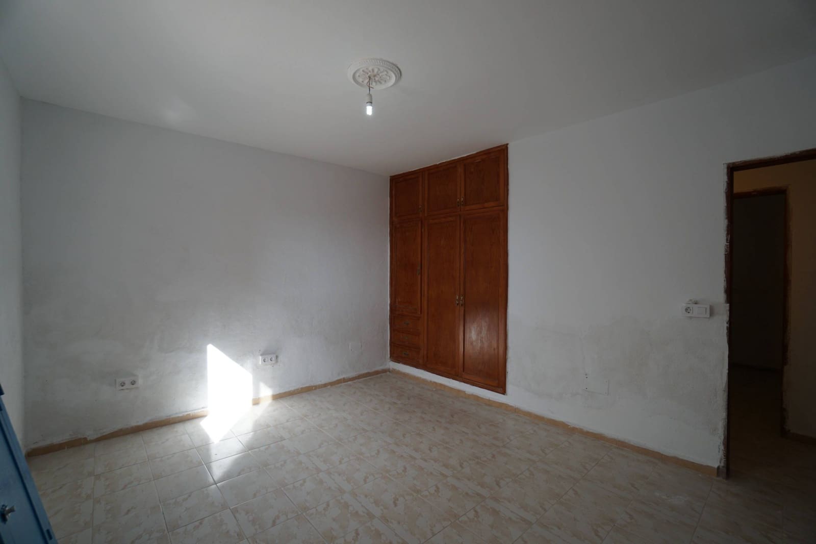 5 soveværelse Villa til salg i Santa Maria de Guia de Gran Canaria med garage - € 168.000 (Ref: 8263169)