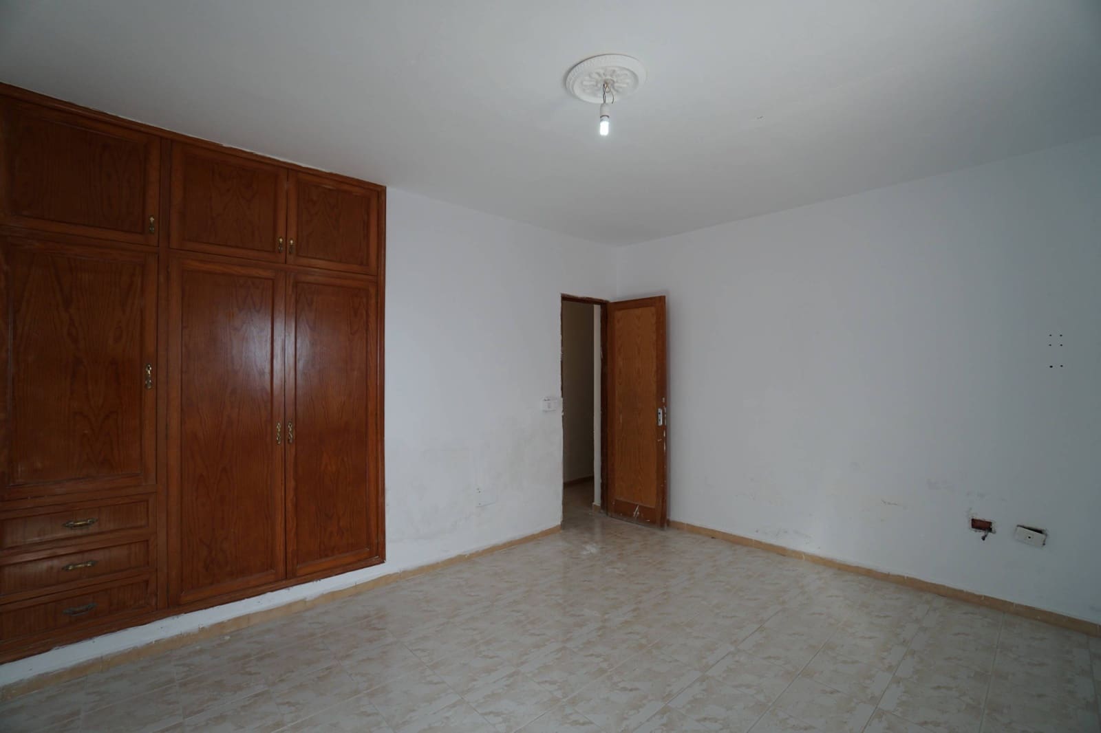 5 soveværelse Villa til salg i Santa Maria de Guia de Gran Canaria med garage - € 168.000 (Ref: 8263169)