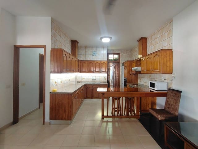 4 slaapkamer Villa te huur in Campo Internacional, San Bartolomé de Tirajana met zwembad garage - € 2.750 (Ref: 8324713)