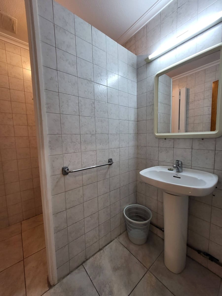 Office for rent in Las Palmas de Gran Canaria - € 980 (Ref: 8348244)