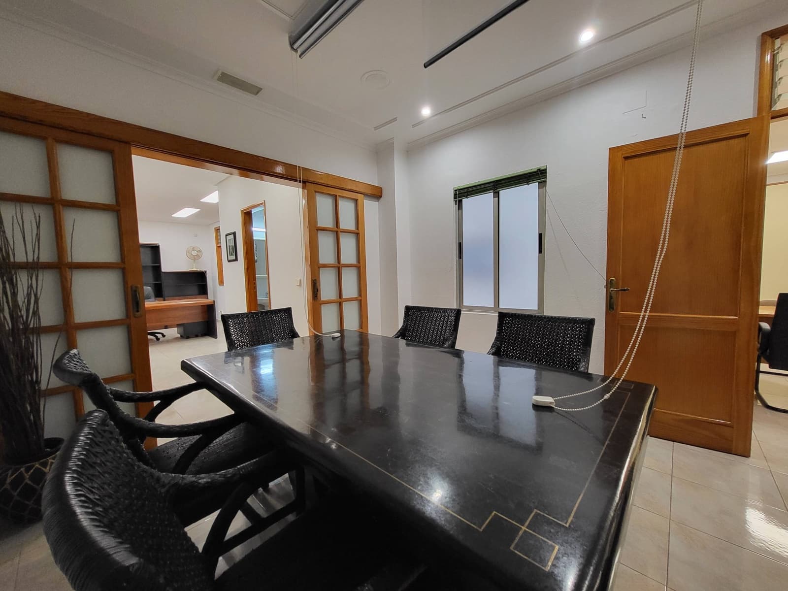 Office for rent in Las Palmas de Gran Canaria - € 980 (Ref: 8348244)