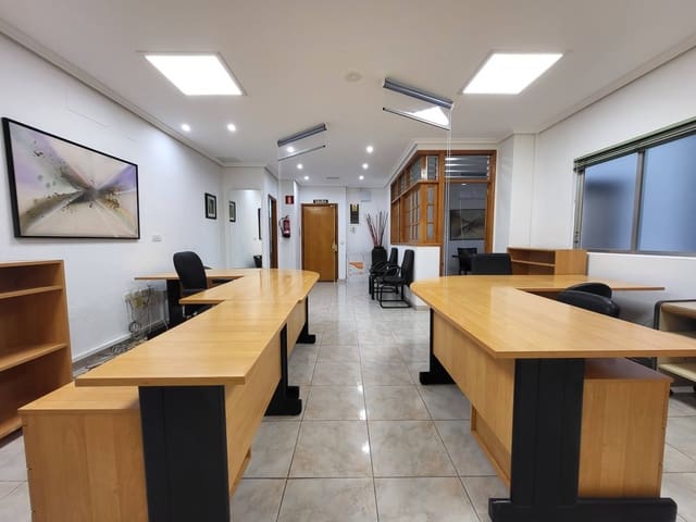 Office for rent in Las Palmas de Gran Canaria - € 980 (Ref: 8348244)