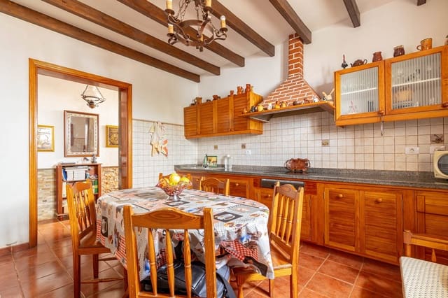 6 soveværelse Villa til salg i Arucas med swimmingpool garage - € 430.000 (Ref: 8450765)