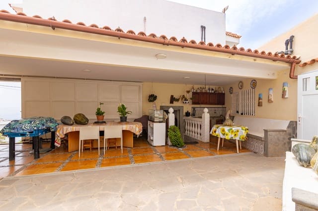 6 soverom Villa til salgs i Arucas med svømmebasseng garasje - € 430 000 (Ref: 8450765)