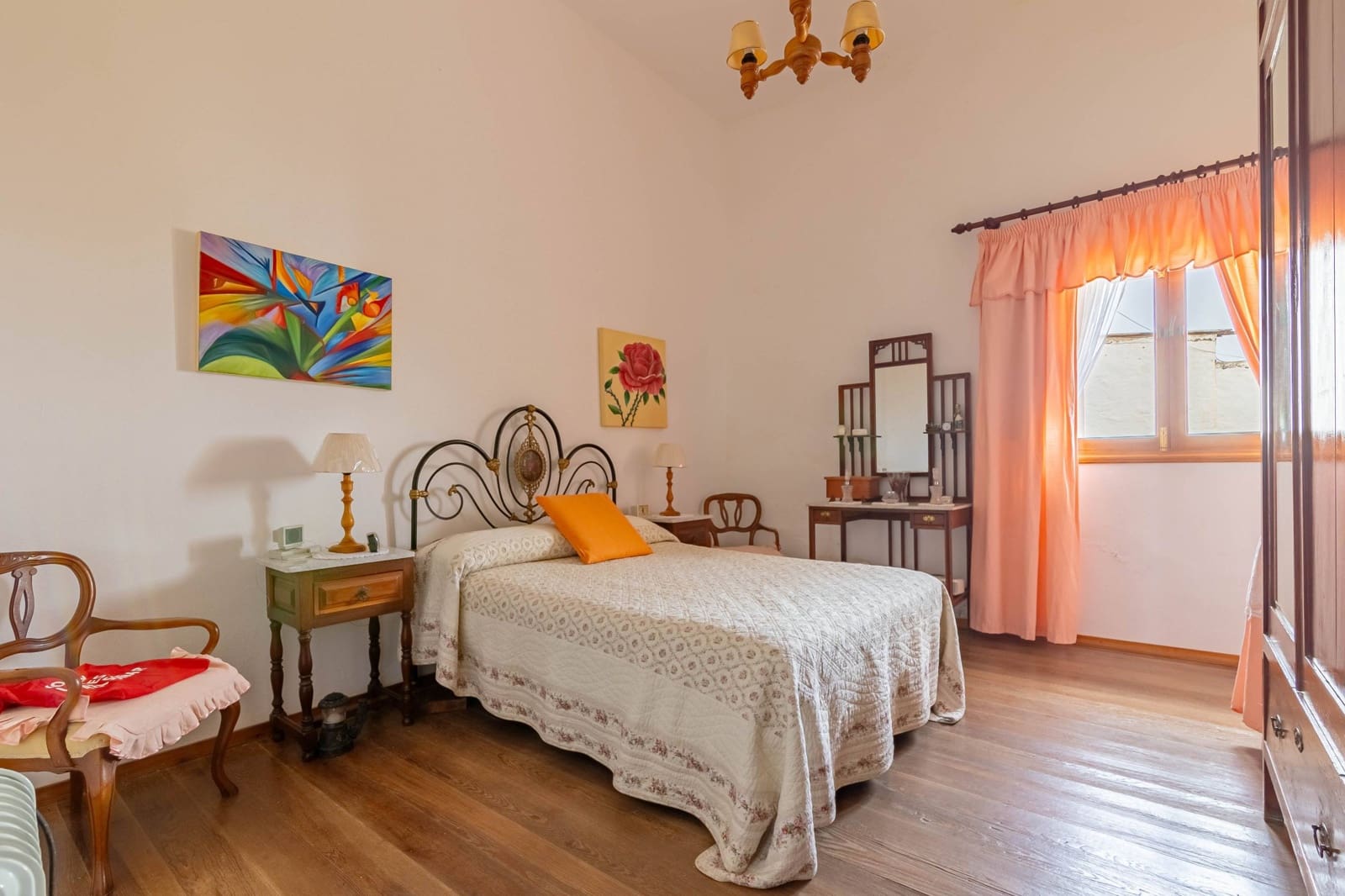 6 bedroom Villa for sale in Arucas with pool garage - € 430,000 (Ref: 8450765)