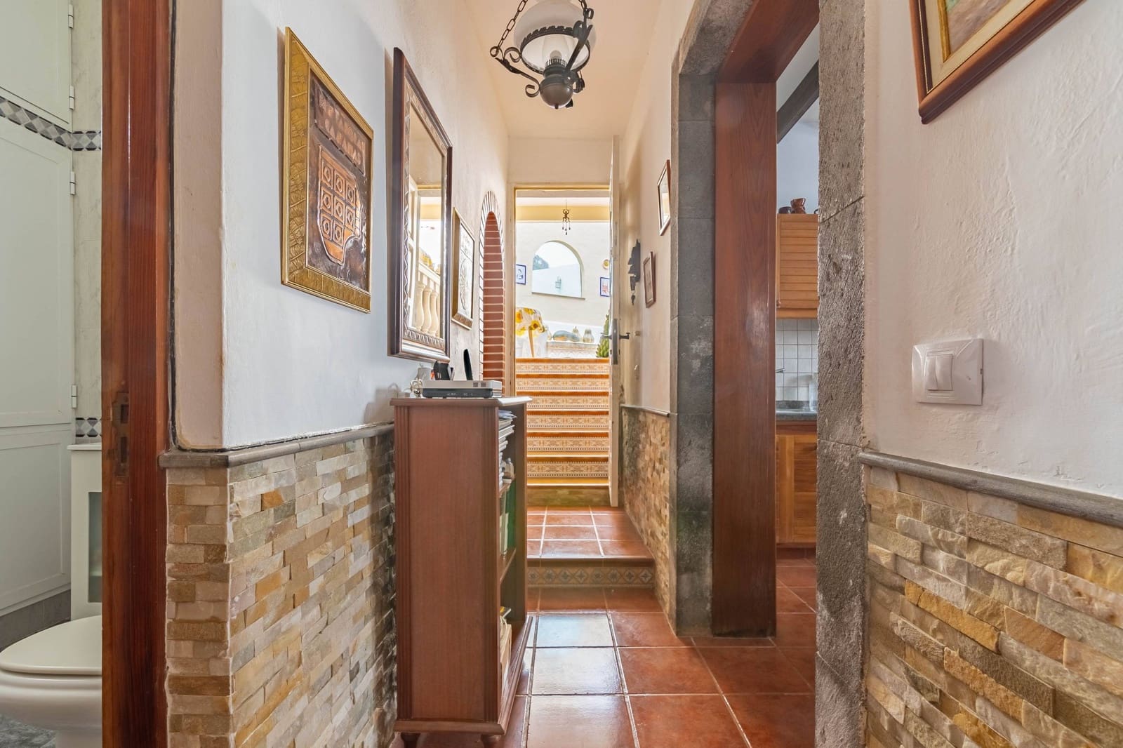 6 bedroom Villa for sale in Arucas with pool garage - € 430,000 (Ref: 8450765)